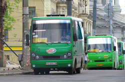 Міськрада Харкова закликала пільговиків не користуватися транспортом в години пік