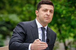 Зеленський відправиться до Парижа