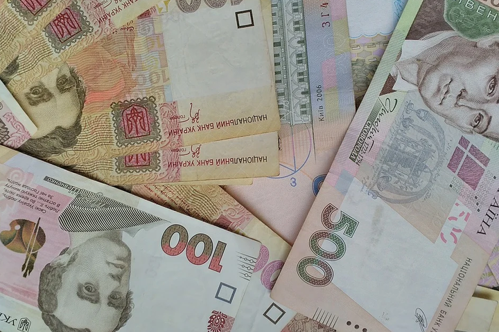 Депутати від «Слуги народу» тримають готівкою більше мільярда гривень