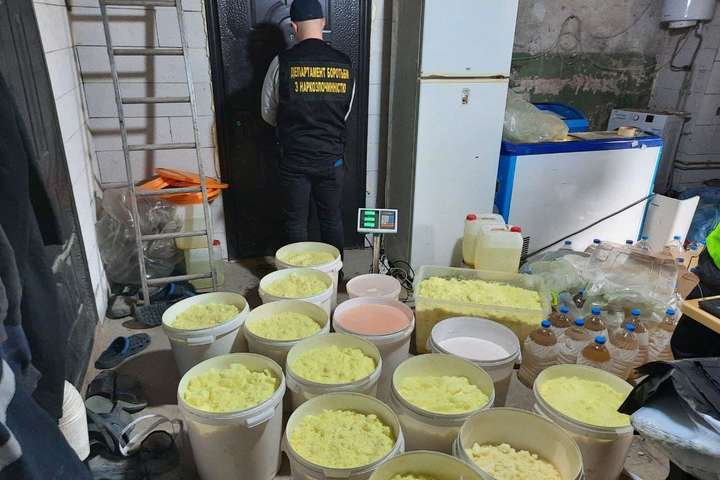 Поліція ліквідувала наркокартель з потужним заводом амфетаміну у Дніпрі 