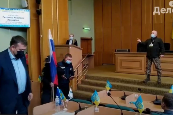 На засідання міськради Слов’янська принесли російський прапор 