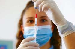 Україна отримала першу партію CoronaVac обсягом 215 тис. доз