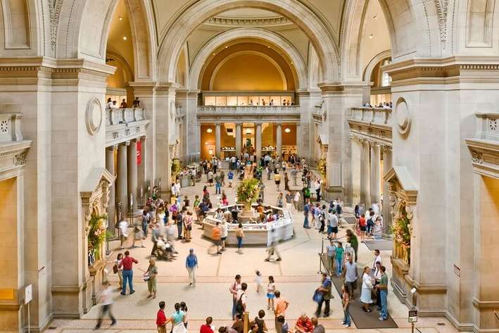 Google посвятил дудл знаменитому Метрополитен-музею в Нью-Йорке