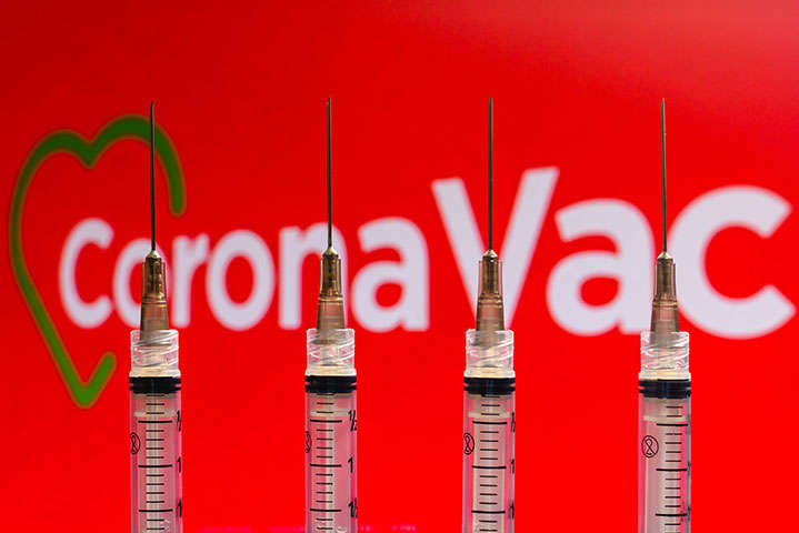 Від 800 до 69 тис. доз CoronaVac. Як МОЗ поділив китайську вакцину між регіонами (документ)