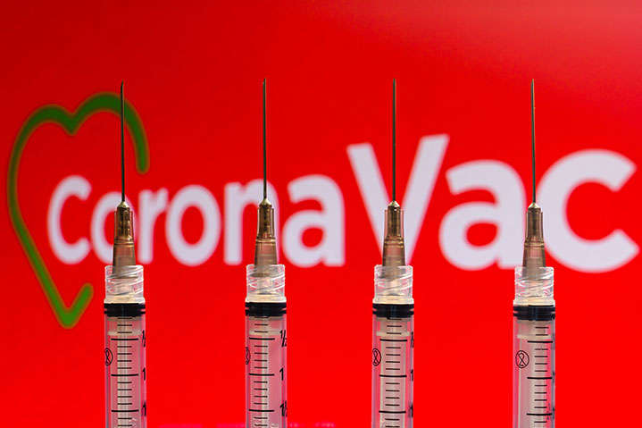 От 800 до 69 тыс. доз CoronaVac. Как Минздрав поделил китайскую вакцину между регионами (документ)