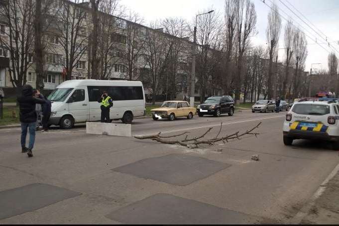 Протест у Кременчуці: люди перекрили вулицю, бо кілька днів немає світла й газу