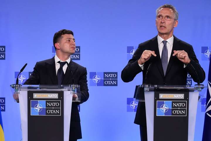 Як потрапити до НАТО: три горішки для України