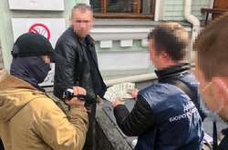 Посадовець кримінальної поліції Києва попався на хабарі у $2 тис. (фото)