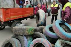 Влада Києва озвучила подальшу долю звалищ шин, зібраних по місту
