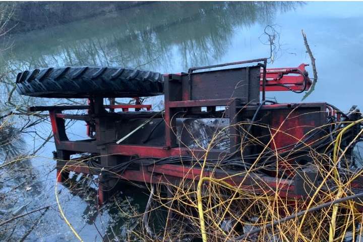 ДТП на Вінниччині: трактор впав у воду,  водій загинув 