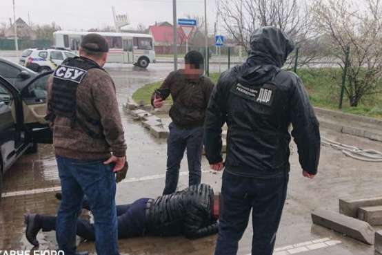 На Одещині начальник водної поліції брав хабарі за закриття кримінального провадження 