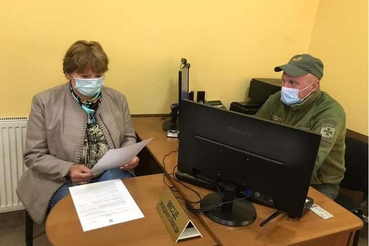 Фальшиві ПЛР-тести: на Вінниччині прикордонники затримали трьох молдаван 