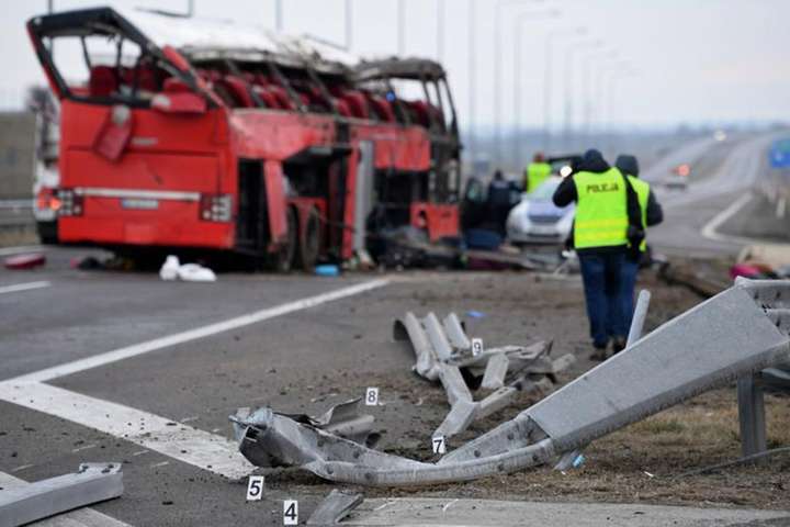 ДТП з українськими автобусами у Польщі: усіх постраждалих виписали з лікарні