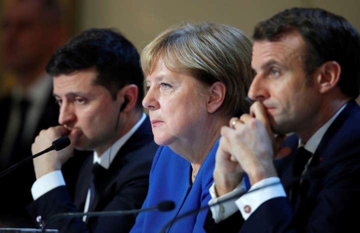 Меркель, Макрон та Зеленський закликали Путіна забрати війська з українського кордону 