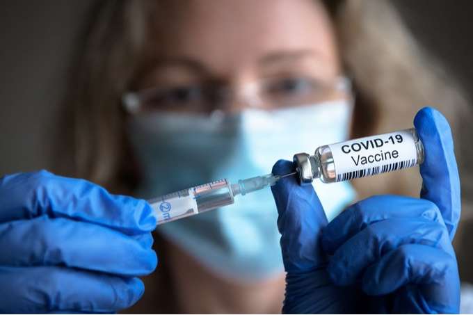 Доза за дозою. Як часто доведеться вакцинуватися від Covid-19