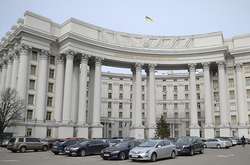 Україна висилає російського дипломата через провокації проти консула у Санкт-Петербурзі