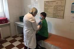 В Україні почали щеплювати від Covid-19 вакциною Pfizer