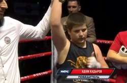 Бій Адама Кадирова зупинили, коли суперник почав відповідати на удари