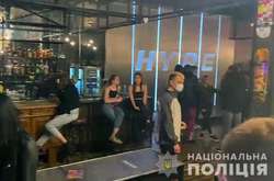 Поліція влаштувала «карантинну» облаву на клуби й ресторани Києва (фото)