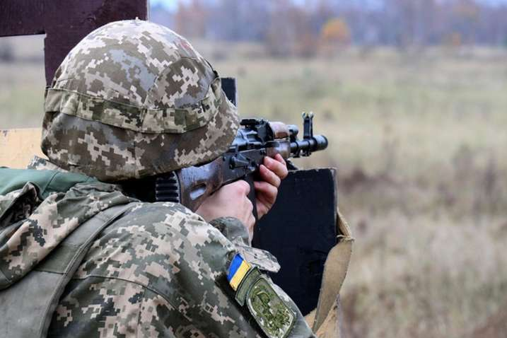 Сутки на Донбассе: один военный погиб, еще один ранен