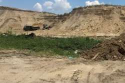 Понад 600 млн грн збитків. У Бортничах вівся незаконний видобуток піску