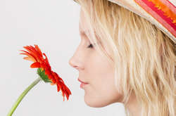 Спеціалісти радять проводити тренування нюху двічі на день з використанням чотирьох одорантів 