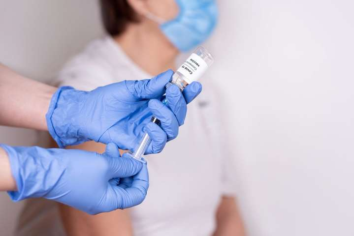 Украина охотится на вакцины от Covid-19, которые не хочет Европа – Bloomberg