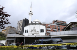 В Албанії чоловік з ножем напав на людей