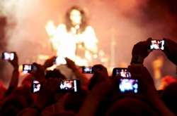 Как гаджеты изменили жизнь людей. Подборка курьезных фото