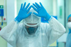 Учені прогнозують, що четверта хвиля може бути більш загрозливою через поширення нових штамів коронавірусу