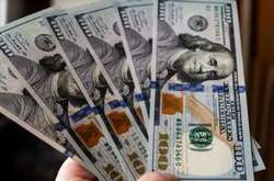 НБУ встановив курс на 21 квітня: долар дорожчає