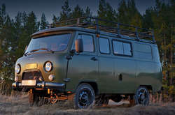 Російська якість: УАЗ робить автомобілі із фанери та палиць