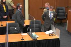 У США колишнього поліцейського визнали винним у вбивстві Джорджа Флойда