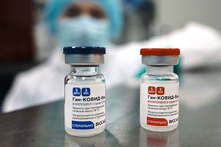 Чехія відмовилася купувати російську вакцину на тлі дипломатичного скандалу 
