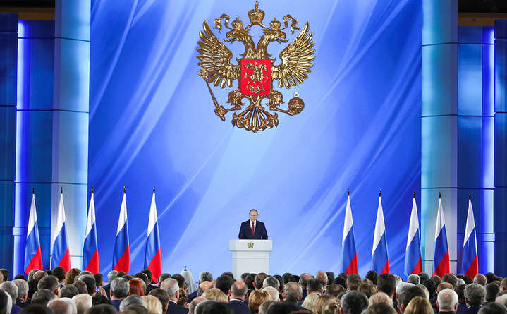 Послание Путина Федеральному собранию: что он скажет о Донбассе