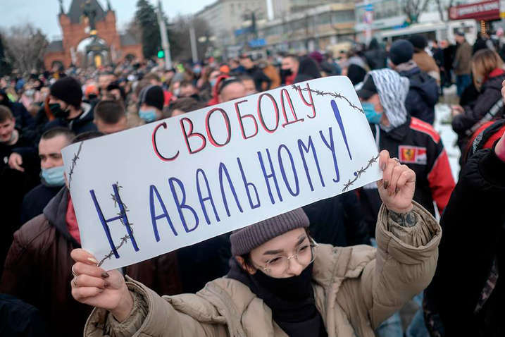«Путин уходи». В РФ проходят массовые митинги в поддержку Навального (видео)