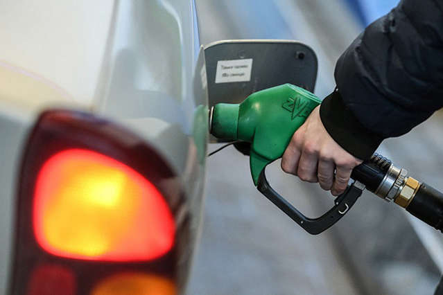 В Украине начали снижаться цены на бензин