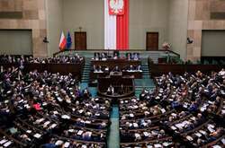 «Лише тверда позиція країн ЄС і НАТО може запобігти військовій ескалації і війні», – йдеться в резолюції