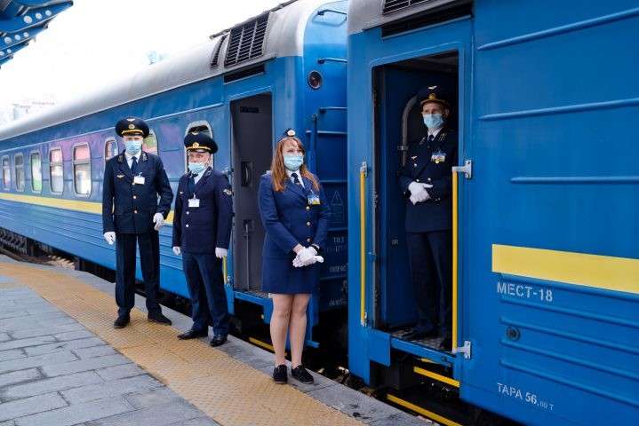 В Чернівецькій області відновлюють рух поїздів