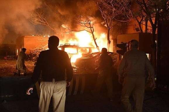 У Пакистані біля готелю стався вибух, є загиблі (відео)
