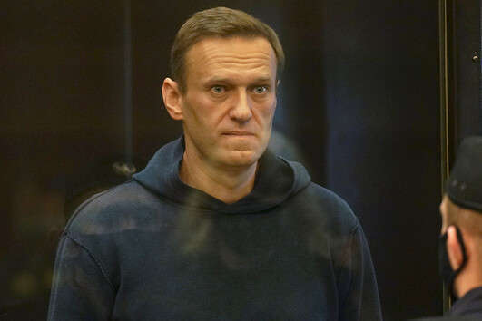 Лікарі Навального просять його припинити голодування