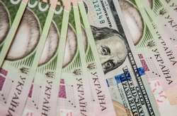 Гривня продовжує падіння. Курс валют на 23 квітня