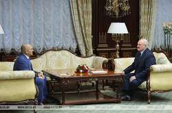  «Слуга народу» Євген Шевченко полетів до Мінська на зустріч з Олександром Лукашенком 