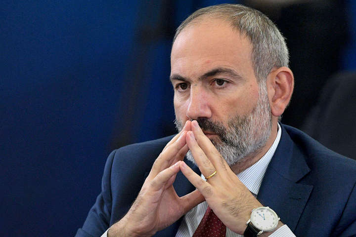 Прем’єр-міністр Вірменії Пашинян подав у відставку