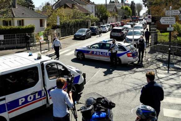 Пʼятеро осіб затримано у справі про вбивство поліцейської у Франції