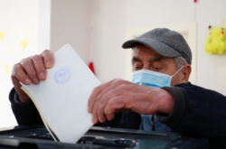  Парламент в Албанії обирається на чотири роки 