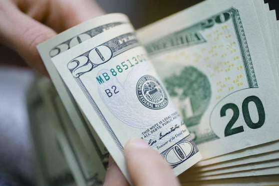 НБУ різко знизив курс долара та євро на 26 квітня