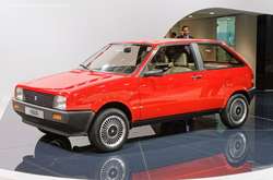 Британский бизнесмен купил на аукционе машине и нашел там девять упаковок героина