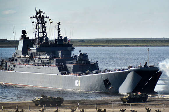 РФ після «навчань» залишила у Чорному морі два кораблі Північного флоту 