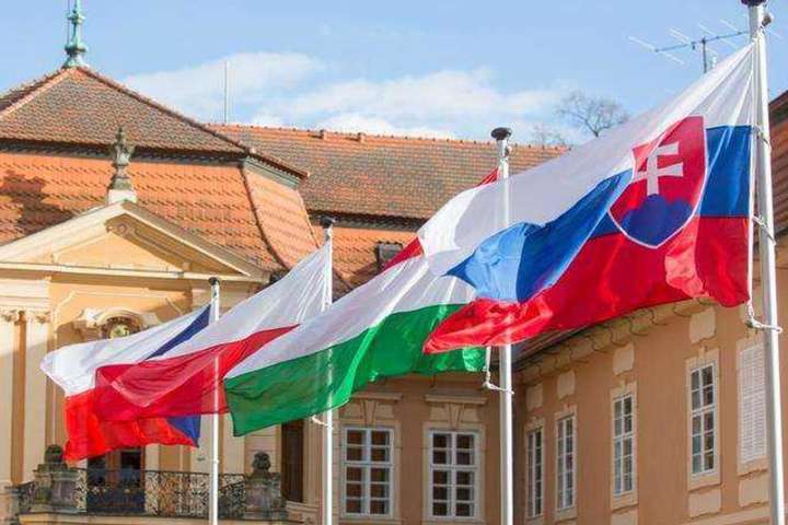 Країни Вишеградської четвірки висловили підтримку Чехії і засудили дії РФ